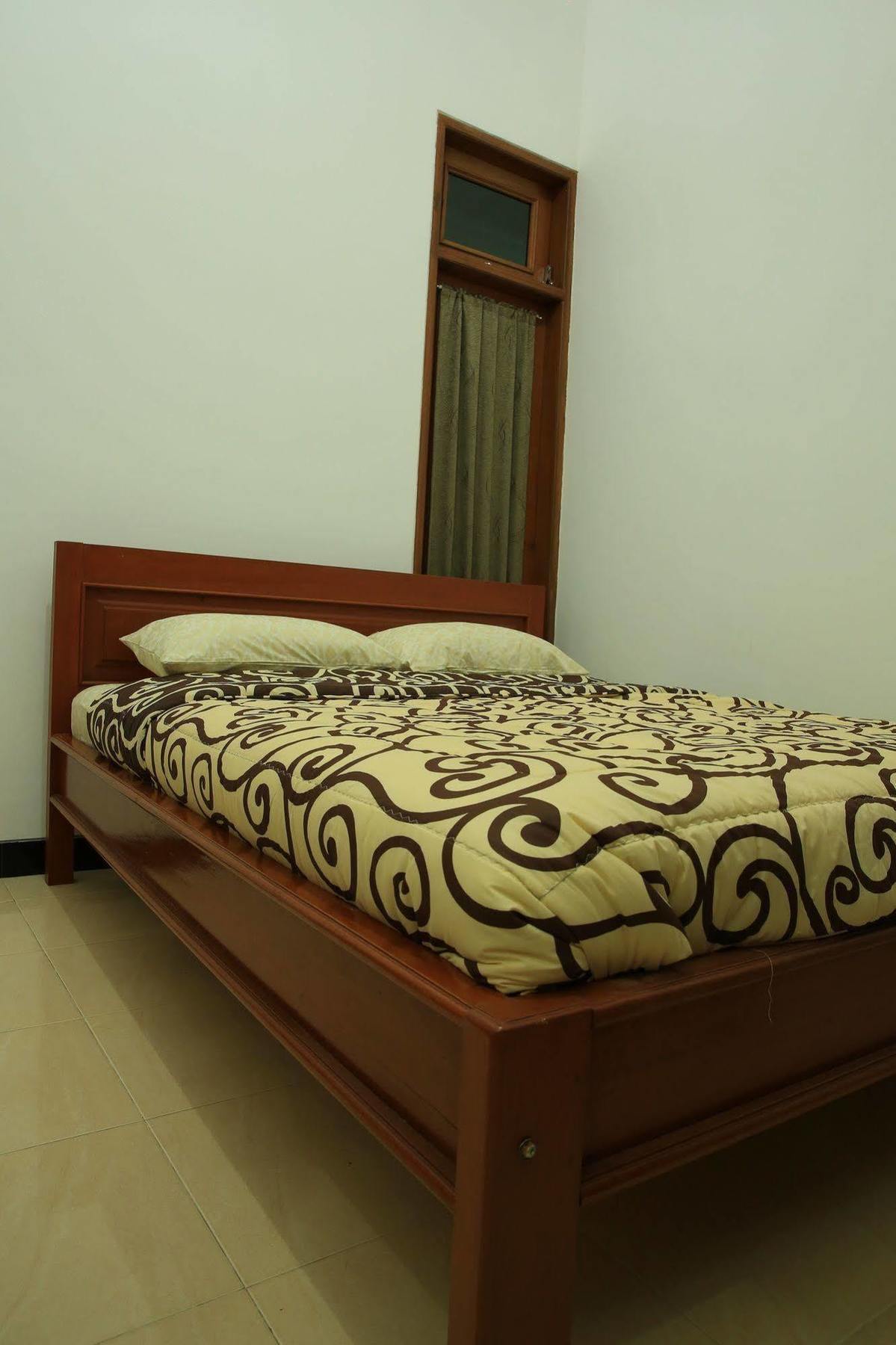 Puri Kusuma Guest House Табанан Екстер'єр фото