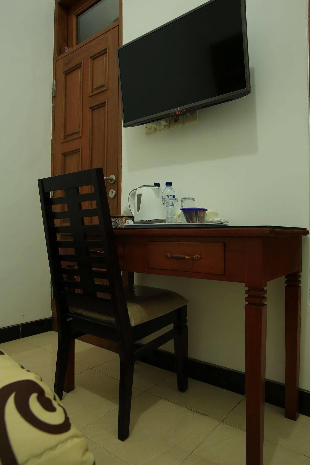 Puri Kusuma Guest House Табанан Екстер'єр фото